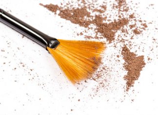 Zit er asbest in make-up? asbest