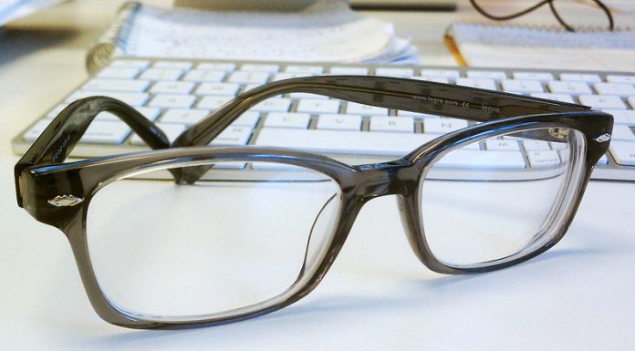 Zo weet je of je een bril nodig hebt bril